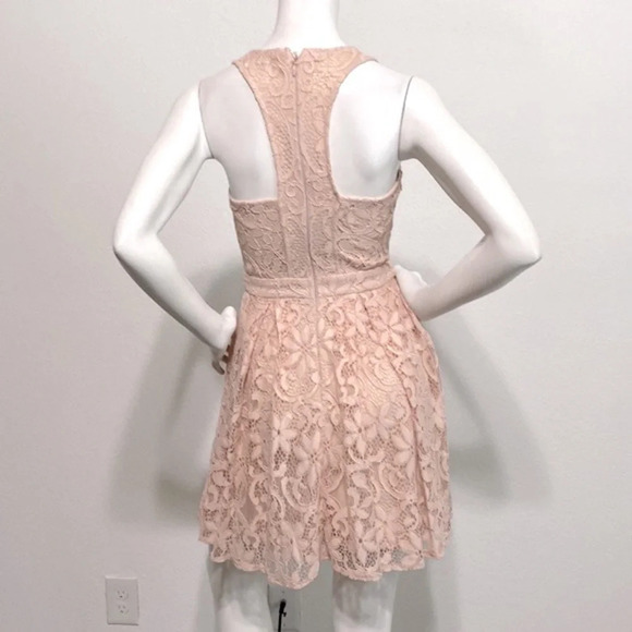 Lulu's Blush Pink Racer Back Lace Dress Size XS - Picture 7 of 9